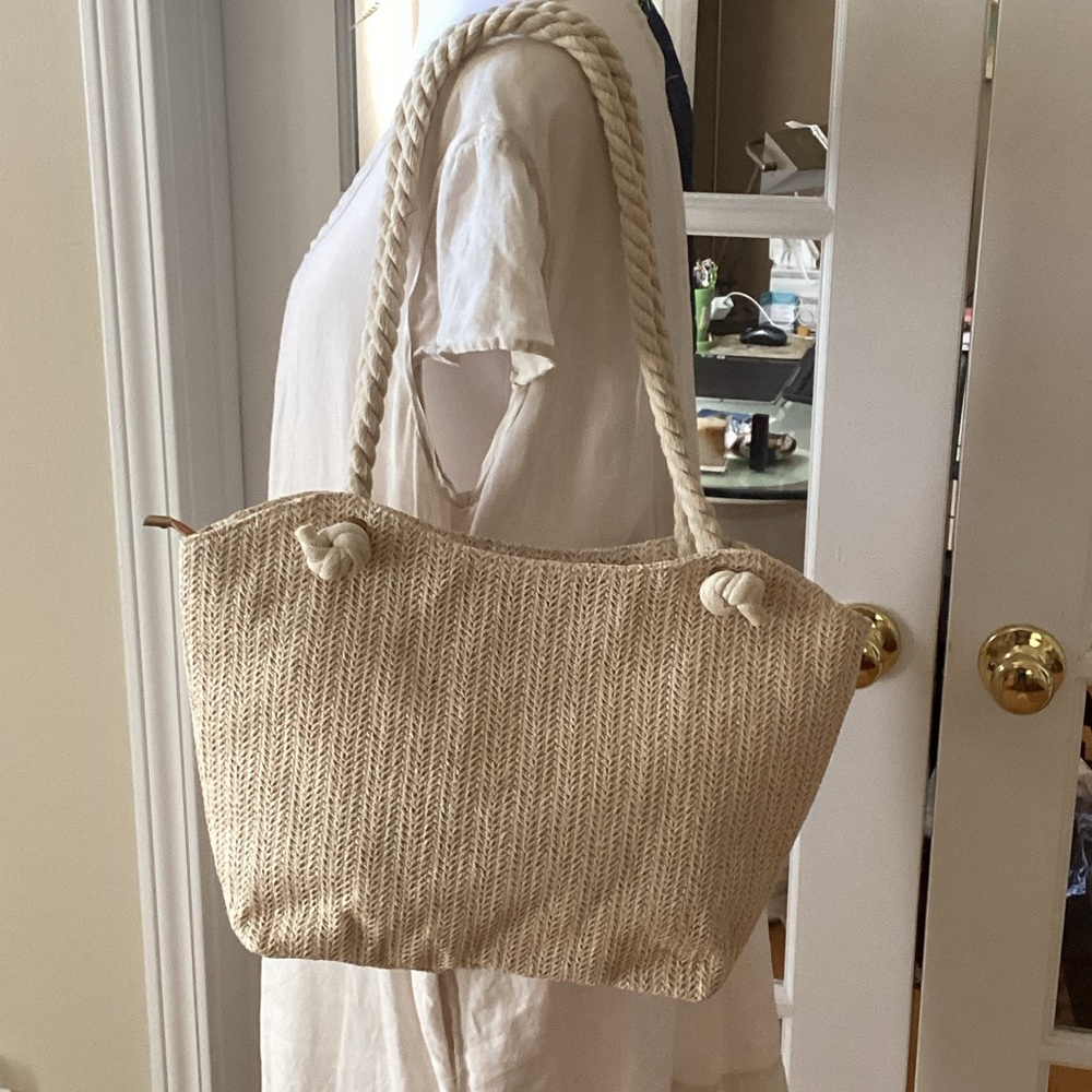 New Chic Tan Tote Bag with Rope Handles - Picture 2 of 8